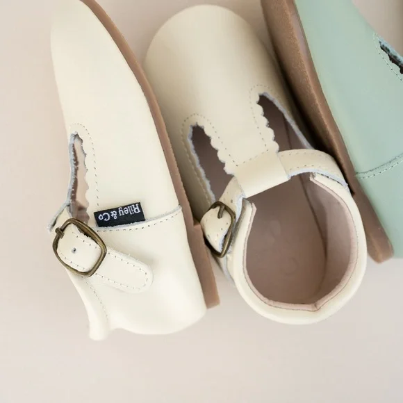 Riley T-Straps - Scalloped - Pale Yellow - Picture 6 of 15